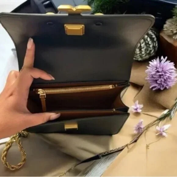 Tory Burch small Eleanor bag in Black - Picture 2 of 6
